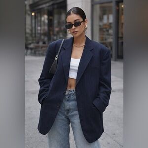 Gieves & Hawkes Navy Blue oversized Pin Stripe Blazer 
size XL/L (mens 46 Tall)